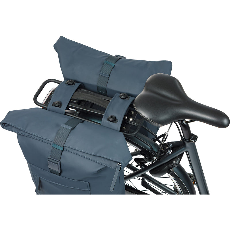 Load image into Gallery viewer, Basil b.v. dubbele fietstas basil brooklyn mik 41l 14 x 30 x 37 cm - blauw
