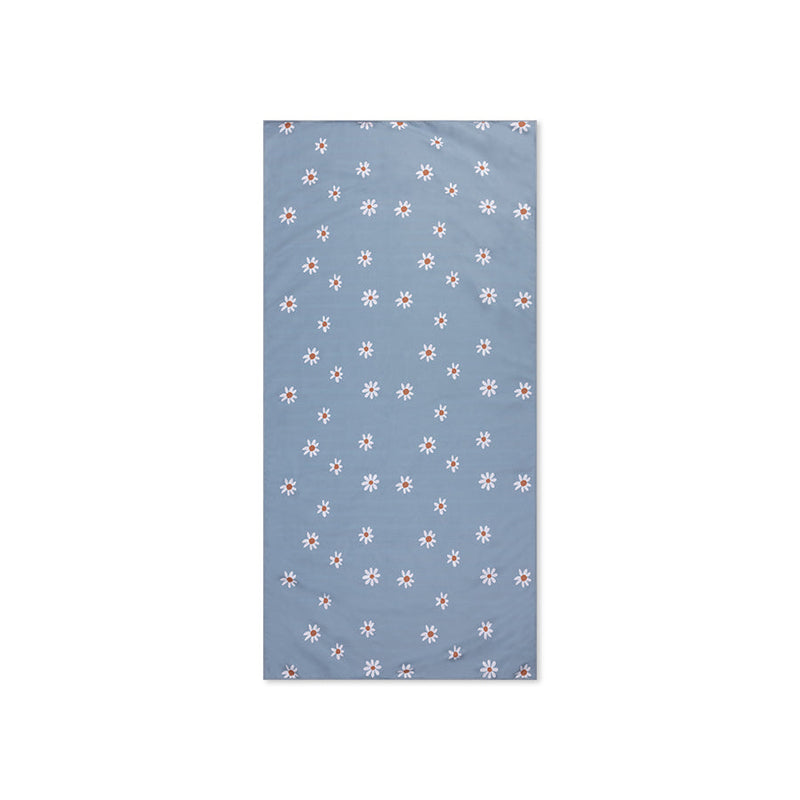 Load image into Gallery viewer, Daisy flower | blauwe microveze handdoek 135 x 65 cm
