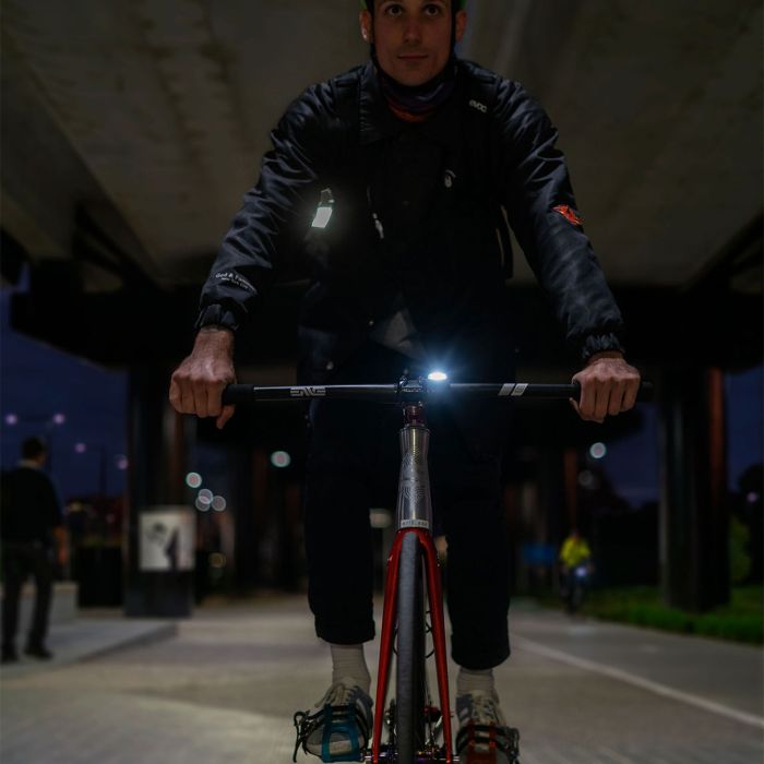 Load image into Gallery viewer, Knog frog usb front - spider black
