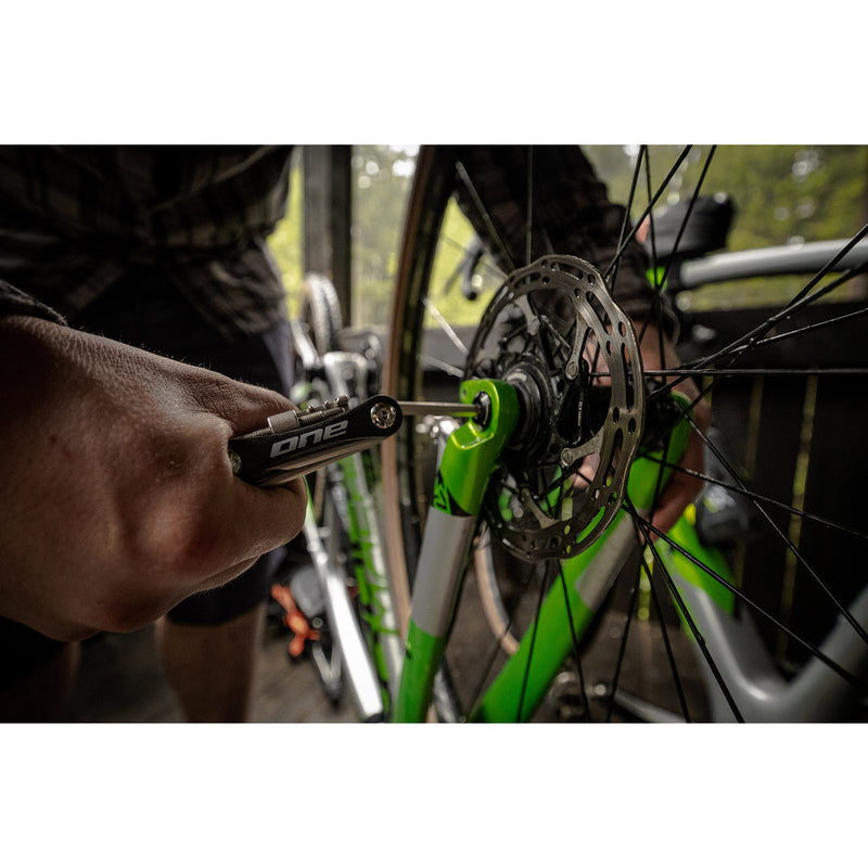 Load image into Gallery viewer, ONE One multi tool 12 unisize black

