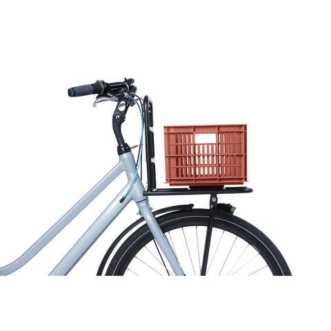 Basil fietskrat S gerecycled kunststof 17,5l terra red