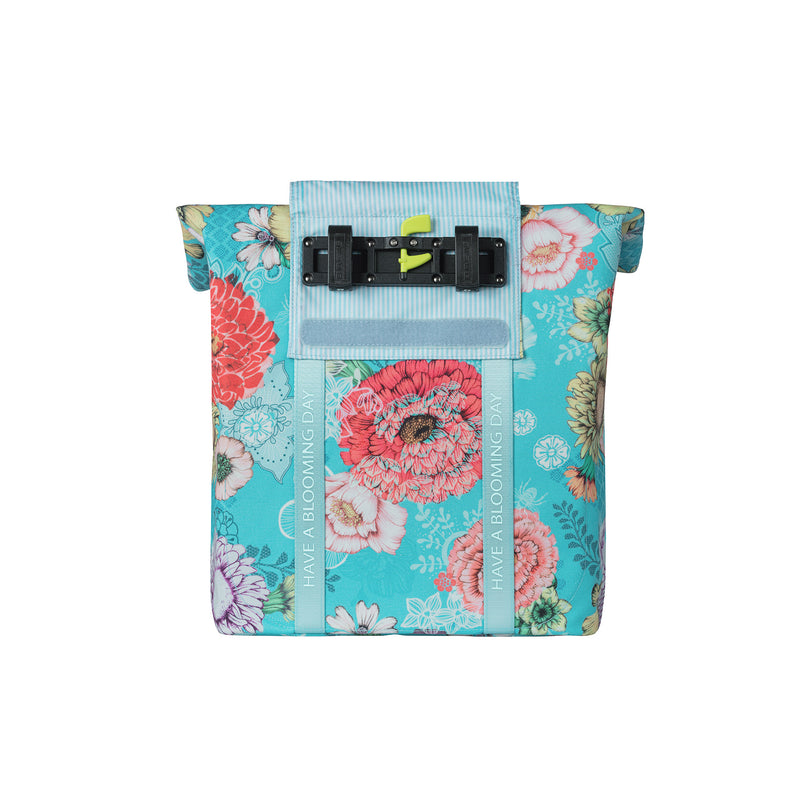 Load image into Gallery viewer, Basil Bloom Field fietsshopper, gerecycled PET, waterdicht, verstelbare schouderriem, laptopvak, 15-20L, sky blue
