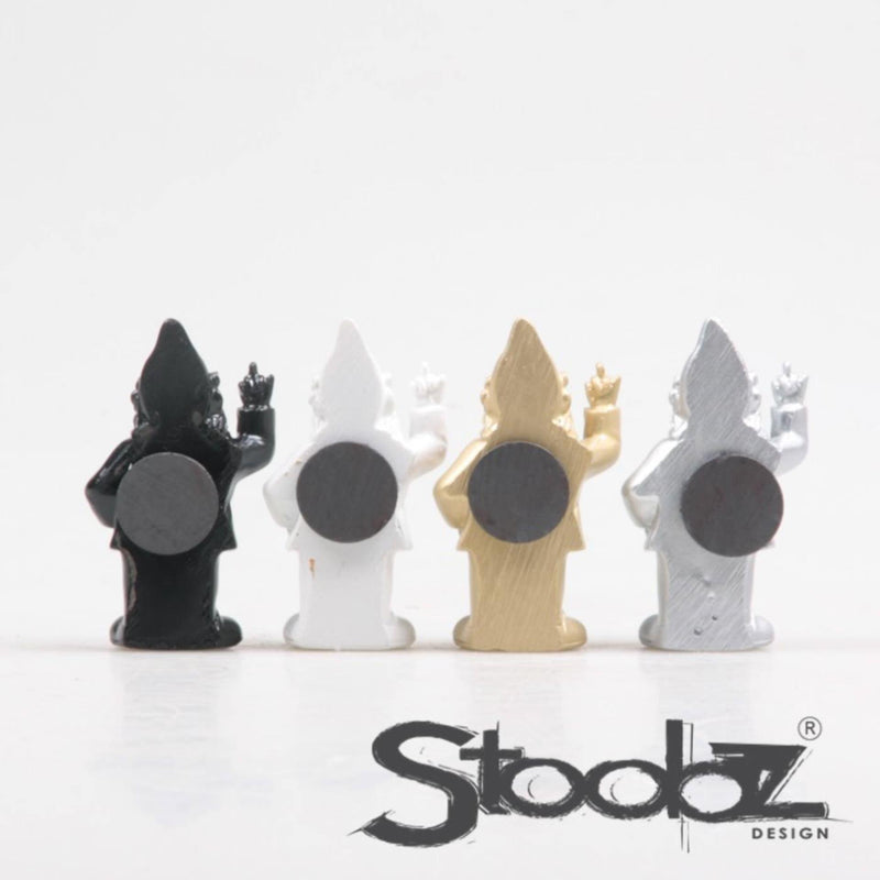 ギャラリービューアに画像をロードする, Stoobz kabouter f*ck you magneet zwart wit goud zilver 9cm
