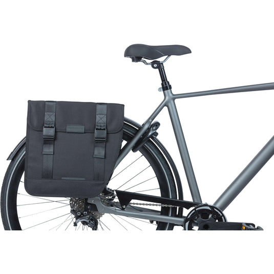 Basil Tour dubbele fietstas zwart 35L