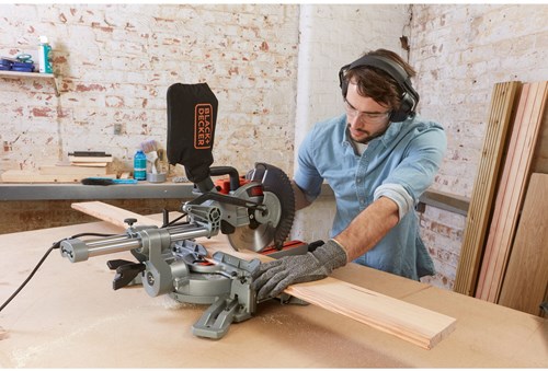 Afbeelding laden in galerijviewer, Black+decker 1600w 216mm afkort- en verstekzaag - bes700-qs
