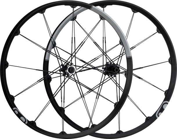 Load image into Gallery viewer, Crankbrothers iodine 3 disc 6-bolt 29 boost wheelset
