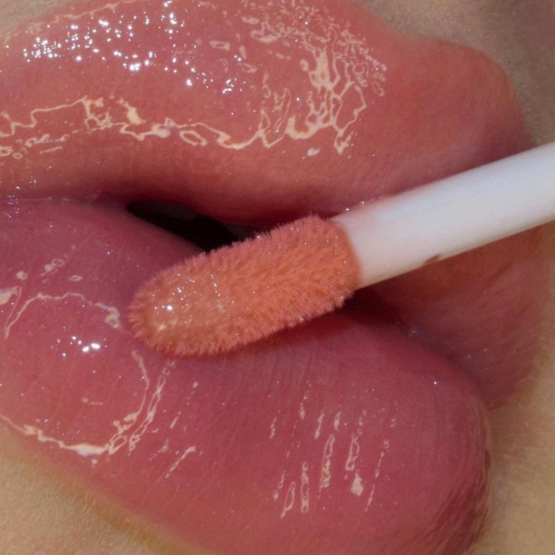 Load image into Gallery viewer, Claresa volumizing lipgloss chill out 13 mellow 5ml
