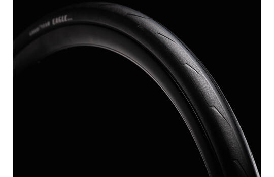Load image into Gallery viewer, Goodyear - eagle tlr 700x28c

