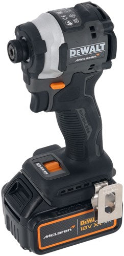 Load image into Gallery viewer, Dewalt dcf85mm2t-qw - mclaren limited edition accu slagschroevendraaier | 18v 4.0ah | xr | set - dcf85mm2t-qw
