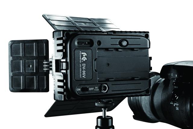 Load image into Gallery viewer, Falcon Eyes LED Lamp Set Dimbaar DV-96V-K1 op Batterij
