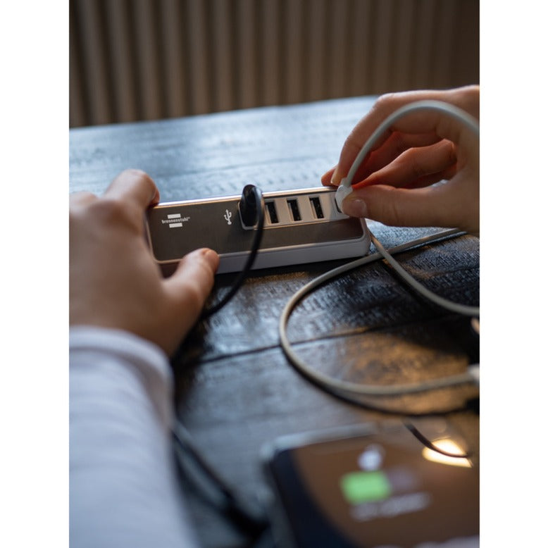 Afbeelding laden in galerijviewer, Brennenstuhl estilo meervoudige usb-lader (wit roestvrij staal)
