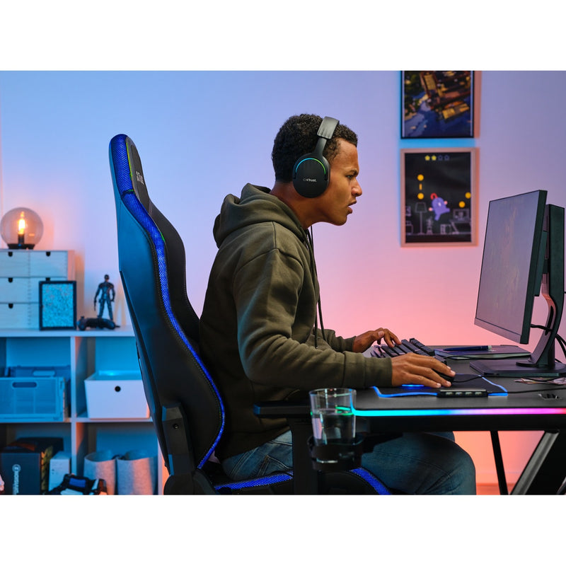 Load image into Gallery viewer, Trust gxt 709 luminus rgb-gamingbureau gaming desk (zwart)
