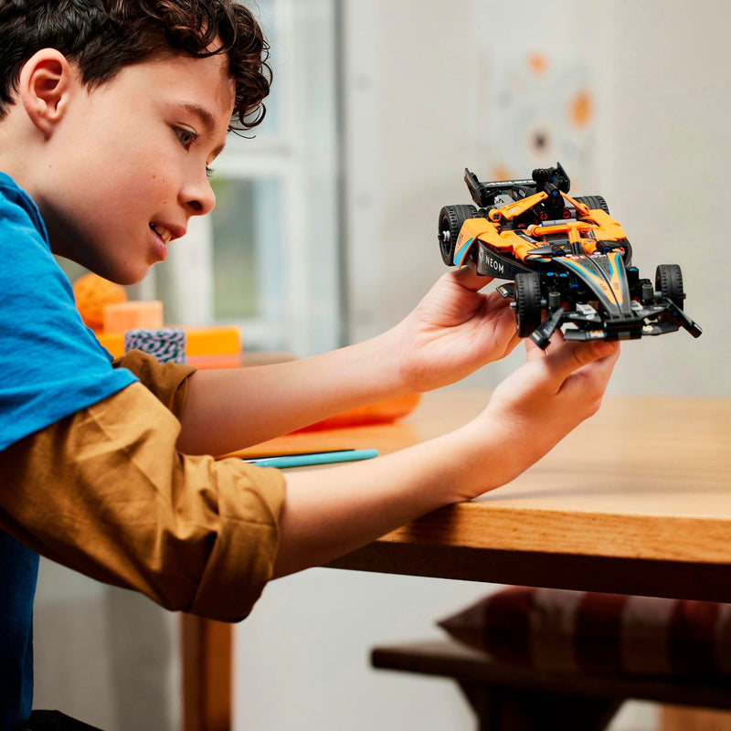 Afbeelding laden in galerijviewer, Lego technic - neom mclaren formula e racewagen constructiespeelgoed (42169)

