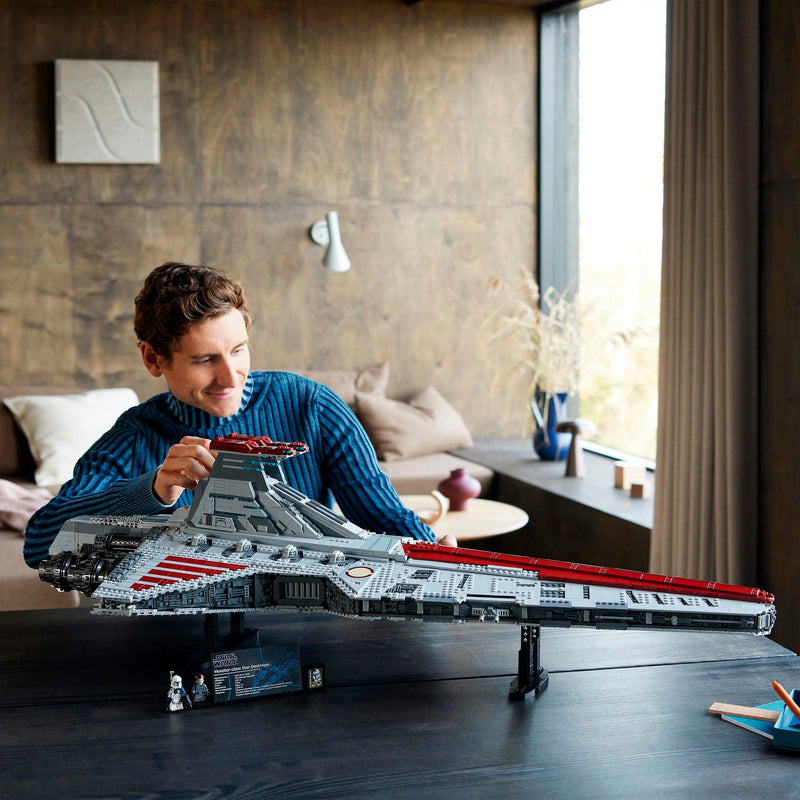 Laden Sie das Bild in Galerie -Viewer, Lego star wars - venator-class republic attack cruiser constructiespeelgoed (75367)
