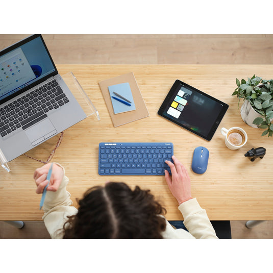 Trust lyra multi-device wireless keyboard mouse, desktopset (blauw, us lay-out, scissor switches, 800 - 1.600 dpi, 2,4 ghz usb, bluetooth, 65%)
