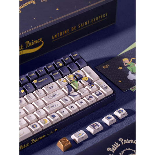 Iqunix f97 starry tryst rgb mechanisch gaming toetsenbord (donkerblauw, us lay-out (qwerty), iqunix little prince, 96%, rgb leds, hot-swappable, pbt, 2.4ghz | bluetooth 5.1 | usb-c)