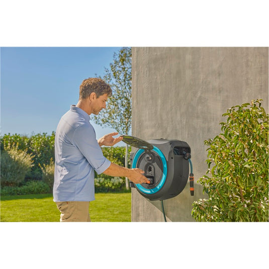 Gardena 35 m wand-slangenbox powerroll xl slanghaspel (grijs turquoise, 35 meter, accu en oplader inbegrepen, power for all alliance)