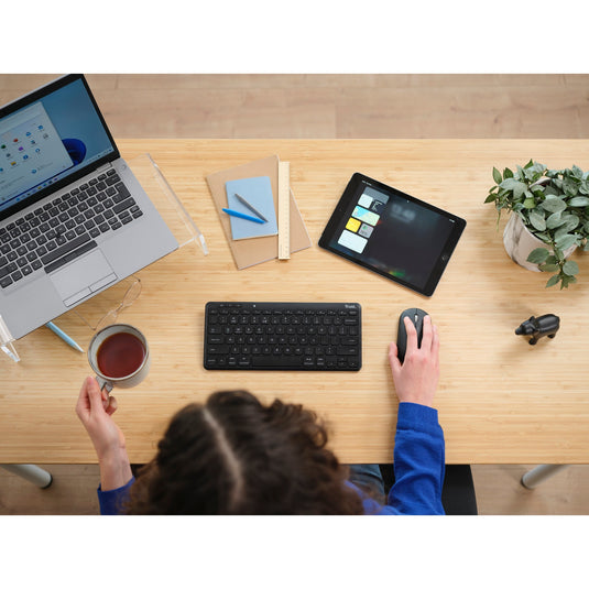 Trust lyra compact draadloos toetsenbord (zwart, us lay-out, scissor switches, 2,4 ghz usb, bluetooth, 65%)