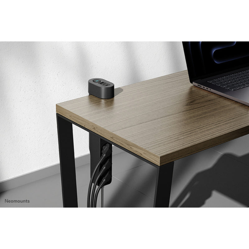 Load image into Gallery viewer, Neomounts ds22-840bl6 bureaucontactdoos met klem en usb-c en usb-a poorten - quick-charge stekkerdoos (zwart)
