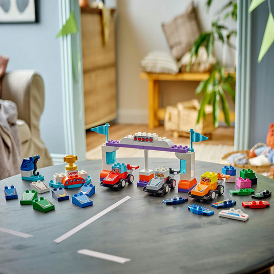 Lego duplo town 10445 f1 team racewagens en coureurs