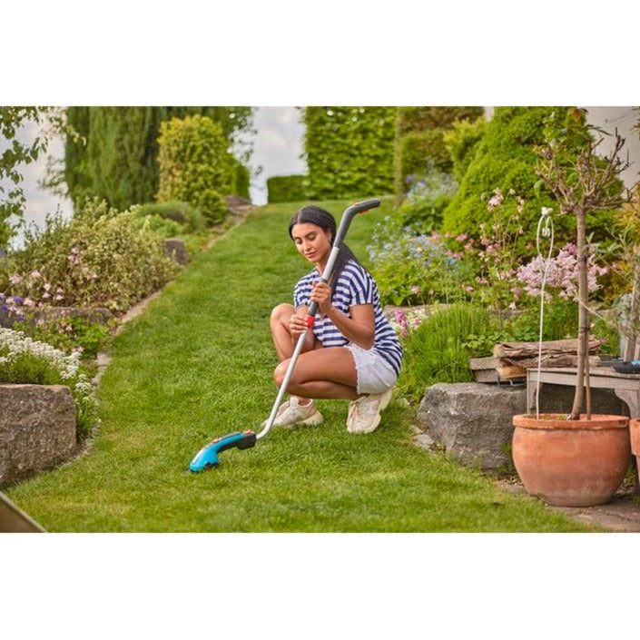 Load image into Gallery viewer, Gardena accugrasschaar classiccut li set + steel wielen - 09886-20 09886-20
