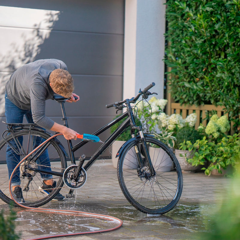 Load image into Gallery viewer, Gardena cleansystem fietsborstel, voor fietsen, aanhangers en kinderwagens wasborstel (grijs turquoise, 18848-20)
