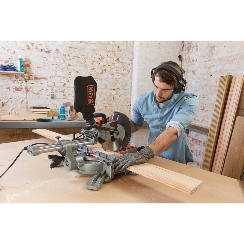 Load image into Gallery viewer, Black+decker 1600w 216mm afkort- en verstekzaag bes700-qs
