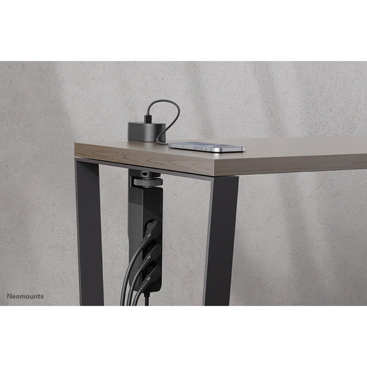 Neomounts ds22-840bl6 bureaucontactdoos met klem en usb-c en usb-a poorten - quick-charge stekkerdoos (zwart)