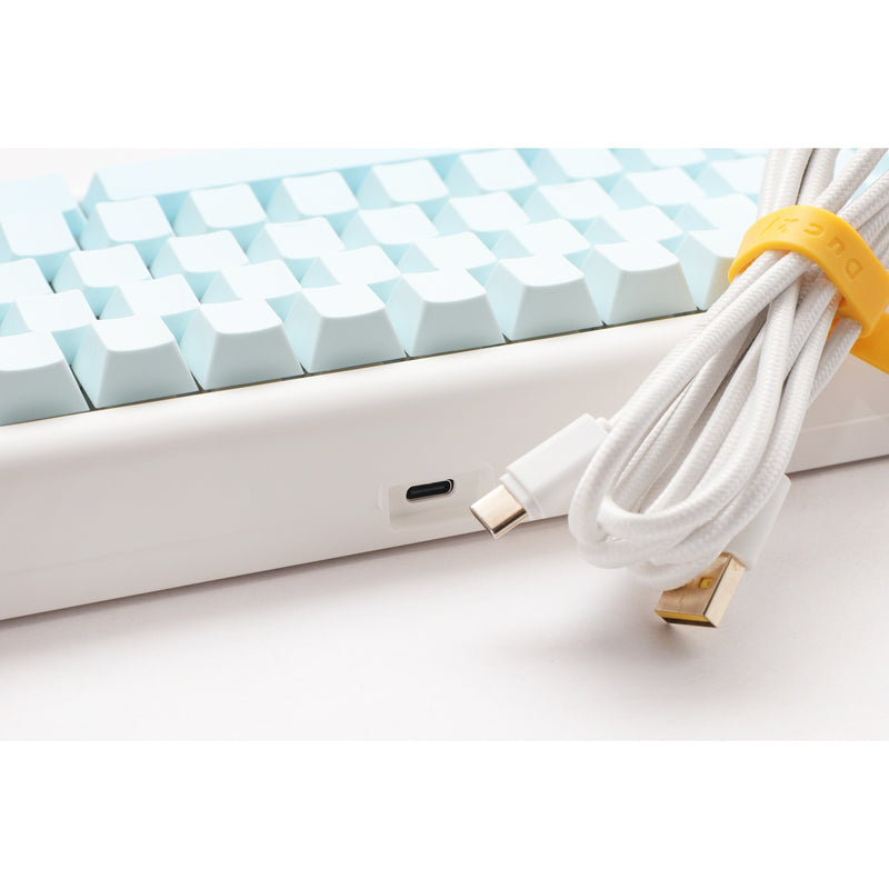 Load image into Gallery viewer, Ducky projectd tinker 65 - pom edition met qmk via, toetsenbord (lichtblauw wit, us lay-out, kailh box cream pro, rgb led, double-shot pbt, hot-swappable pom, gasket mount, 65%)
