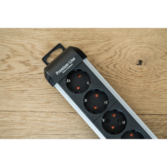 Brennenstuhl premium-alu-line stekkerdoos 12-voudig 3 m h05vv-f 3g1,5 2x 6-voudig schakelbare contactdozen