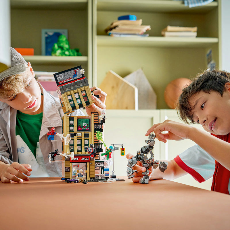 Load image into Gallery viewer, Lego super heroes 76342 marvel spider-man vs. mysterio: de daily bugle
