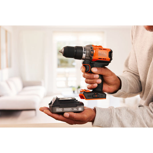 Black+decker 18v 2.0ah schroefklopboormachine (zwart oranje, accu en oplader inbegrepen.)