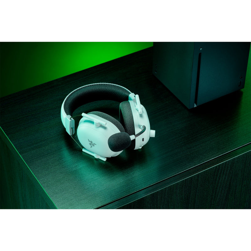 Load image into Gallery viewer, Razer blackshark v2 pro voor xbox over-ear gaming headset (wit, pc, xbox series x|s, xbox one, ps4)
