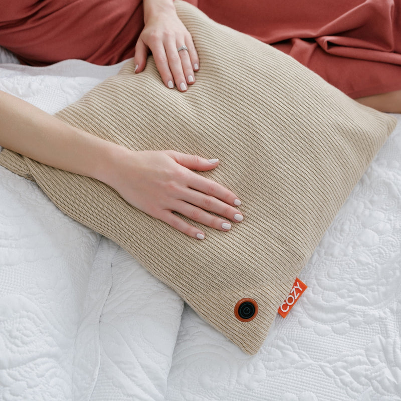 Load image into Gallery viewer, Cozy una knitted 45 x 45 cm draadloos warmtekussen (lichtbeige, powerbank 5000 mah)
