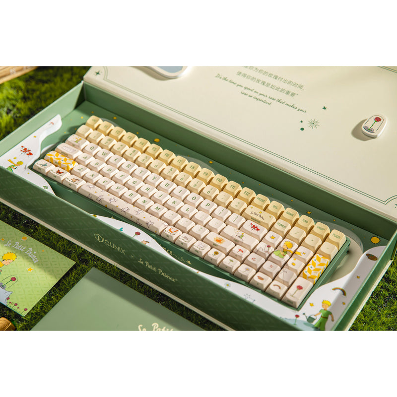 Load image into Gallery viewer, Iqunix f97 floral date rgb mechanisch gaming toetsenbord (groen, us lay-out (qwerty), gateron red, 96%, rgb leds, hot-swappable, pbt, 2.4ghz | bluetooth 5.1 | usb-c)
