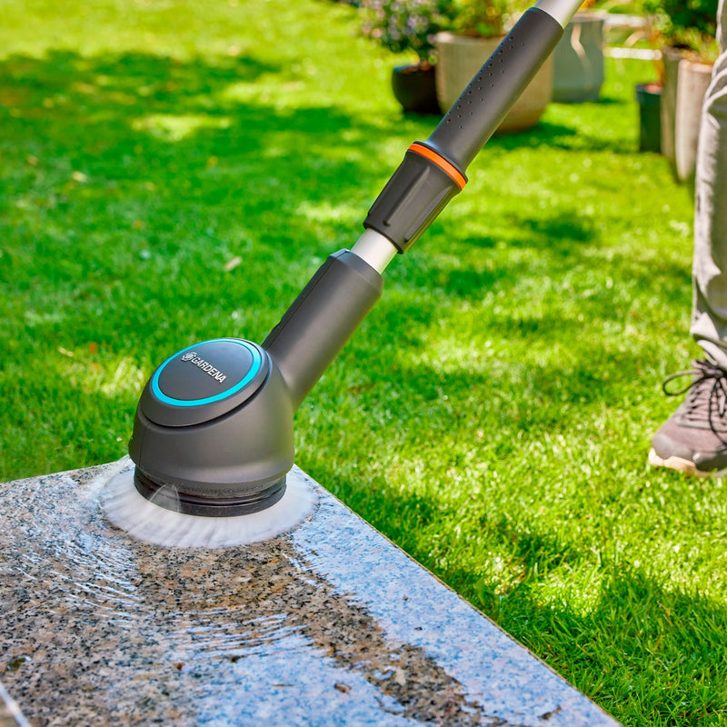 Load image into Gallery viewer, Gardena aquabrush opzetstuk met schijfborstel, voor de aquabrush accu- multireiniger wasborstel (grijs turquoise, 14846-20)
