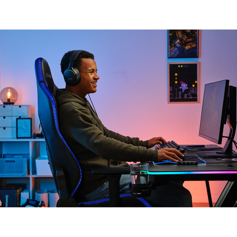Load image into Gallery viewer, Trust gxt 709 luminus rgb-gamingbureau gaming desk (zwart)
