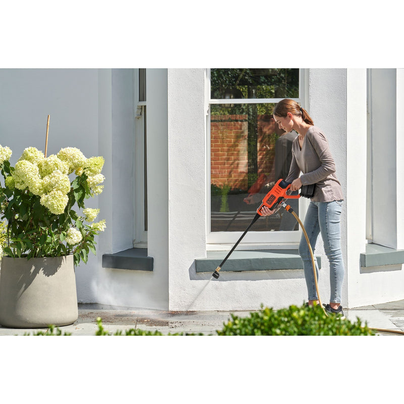 Load image into Gallery viewer, Black+decker bcpc18d1-qw 18v hogedrukreiniger (oranje zwart, 18v 2.0ah accu en oplader inbegrepen)
