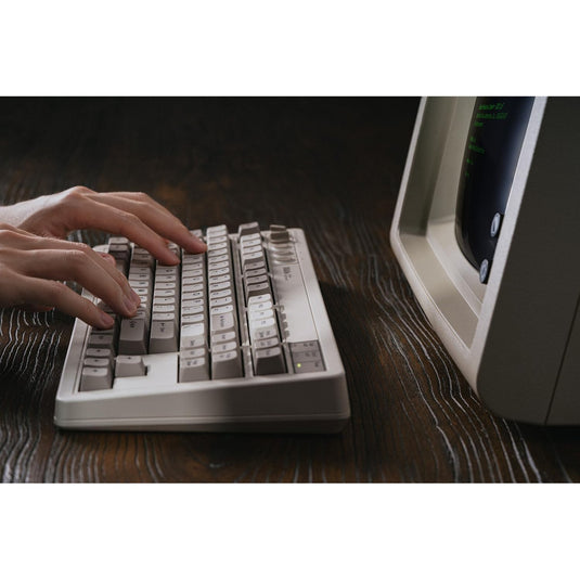 8bitdo retro mechanical keyboard m edition, gaming toetsenbord (grijs donkerrood, us lay-out, kailh box white, tkl, bluetooth low energy, wireless 2.4g, usb)