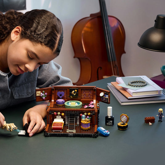 Lego wednesday - appartement van thing constructiespeelgoed (76785)