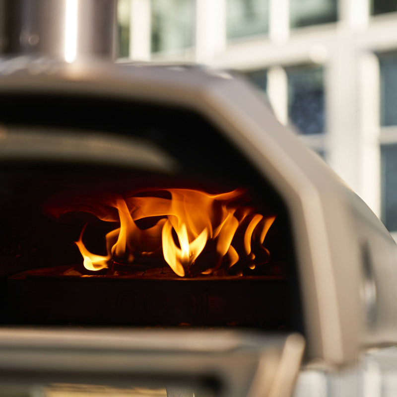 Load image into Gallery viewer, Ooni karu 2 multi-fuel pizza oven pizzaoven (zwart roestvrij staal, 12'' pizza, hout, houtskool en gas)
