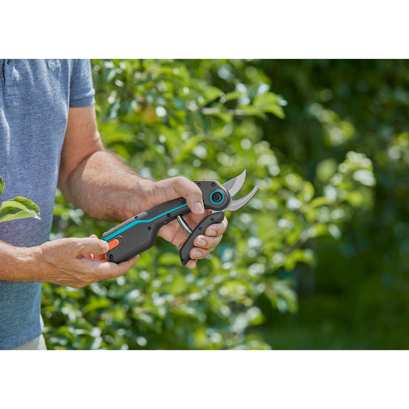 Load image into Gallery viewer, Gardena snoeischaar assistcut (zwart turquoise, bypass)
