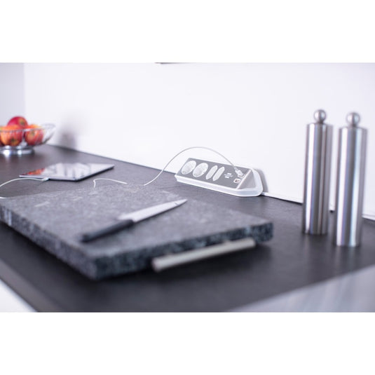 Brennenstuhl ®estilo hoekaansluitdoosstrook met usb laadfunctie 4-weg 2x beschermende contactdozen 2x euro zilver wit