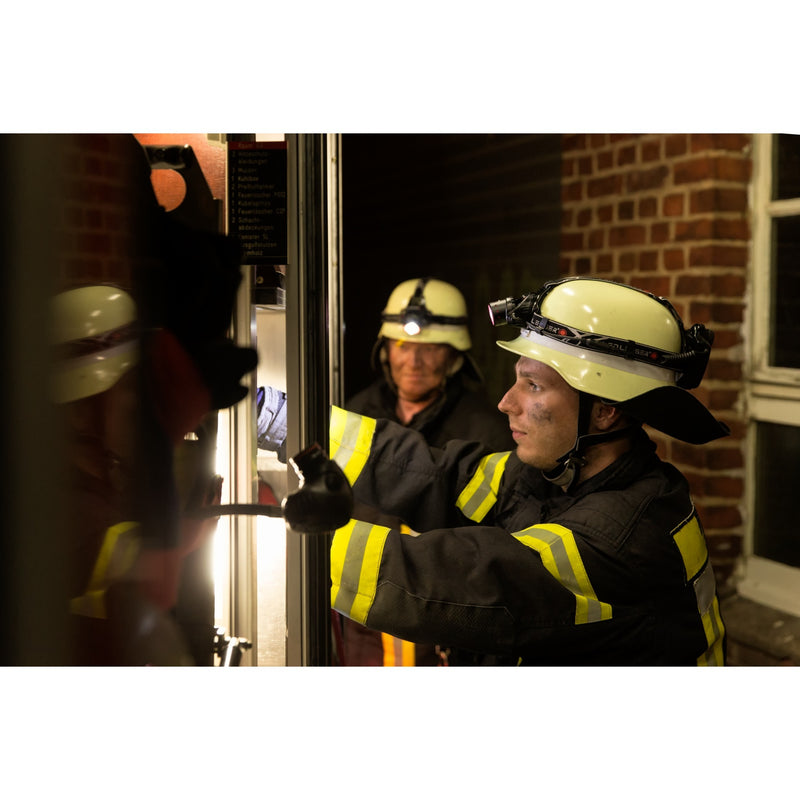 Afbeelding laden in galerijviewer, Ledlenser hoofdlamp h14r.2 led verlichting (850 lm, 6000 - 8000k)
