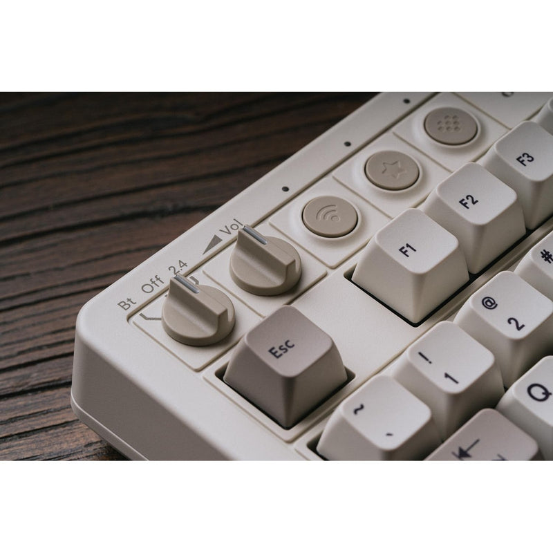 Load image into Gallery viewer, 8bitdo retro mechanical keyboard m edition, gaming toetsenbord (grijs donkerrood, us lay-out, kailh box white, tkl, bluetooth low energy, wireless 2.4g, usb)

