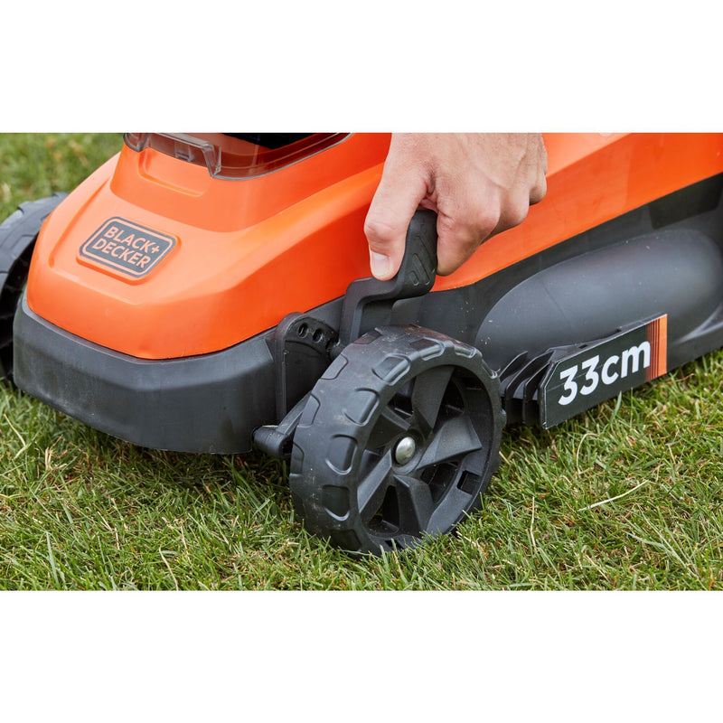 Load image into Gallery viewer, Black+decker bcmw3318l2-qw 2x 18v grasmaaier (oranje zwart, 2x 18v 2.5ah accu en oplader inbegrepen)

