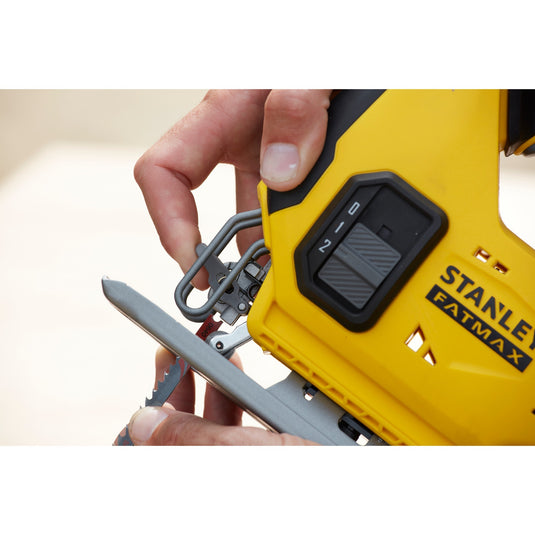 Stanley fatmax v20 18v decoupeerzaag (geel zwart, koffer, 2 accu's (2.0ah) en oplader (4a) inbegrepen)