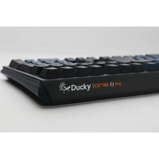 Ducky one 3 pro, gaming toetsenbord (zwart, us lay-out, cherry mx2a blue, rgb led, double-shot pbt, quack mechanics, hot swap)
