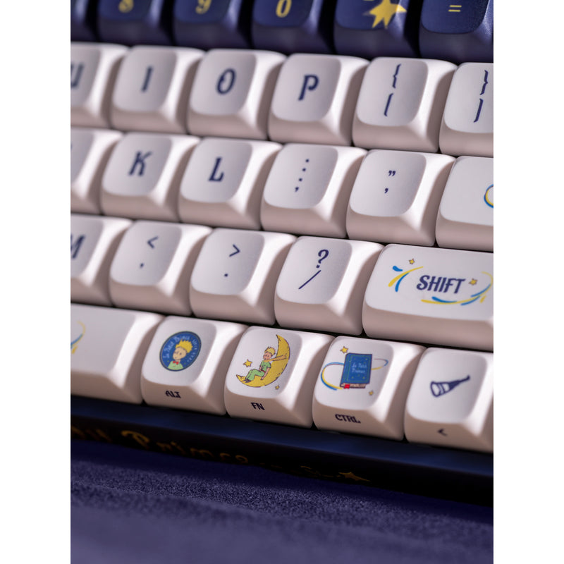 Load image into Gallery viewer, Iqunix f97 starry tryst rgb mechanisch gaming toetsenbord (donkerblauw, us lay-out (qwerty), gateron red, 96%, rgb leds, hot-swappable, pbt, 2.4ghz | bluetooth 5.1 | usb-c)
