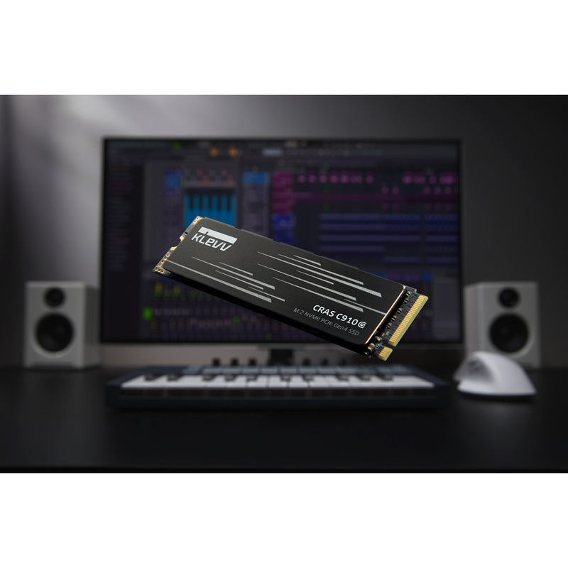 Load image into Gallery viewer, Klevv cras c910g 2 tb ssd (zwart, k02tbm2sp0-10g, pcie gen 4.0 x4, nvme 2.0)
